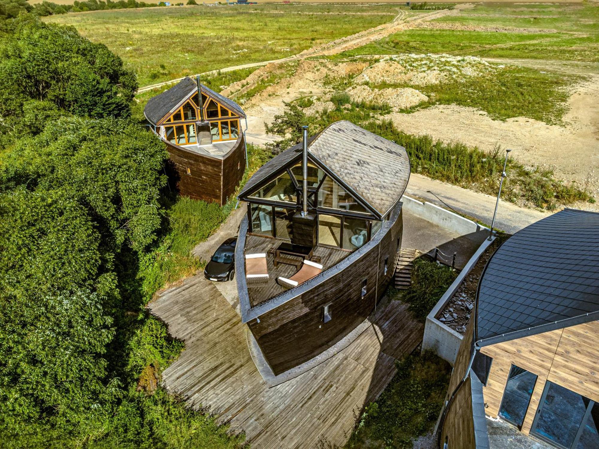 Holiday home Unique Boat Shaped House At Lakefront #instaworth Liptovsky Mikulas